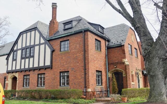Home for Sale at English Village!