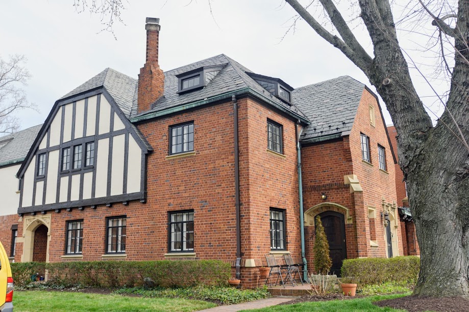 Home for Sale at English Village!